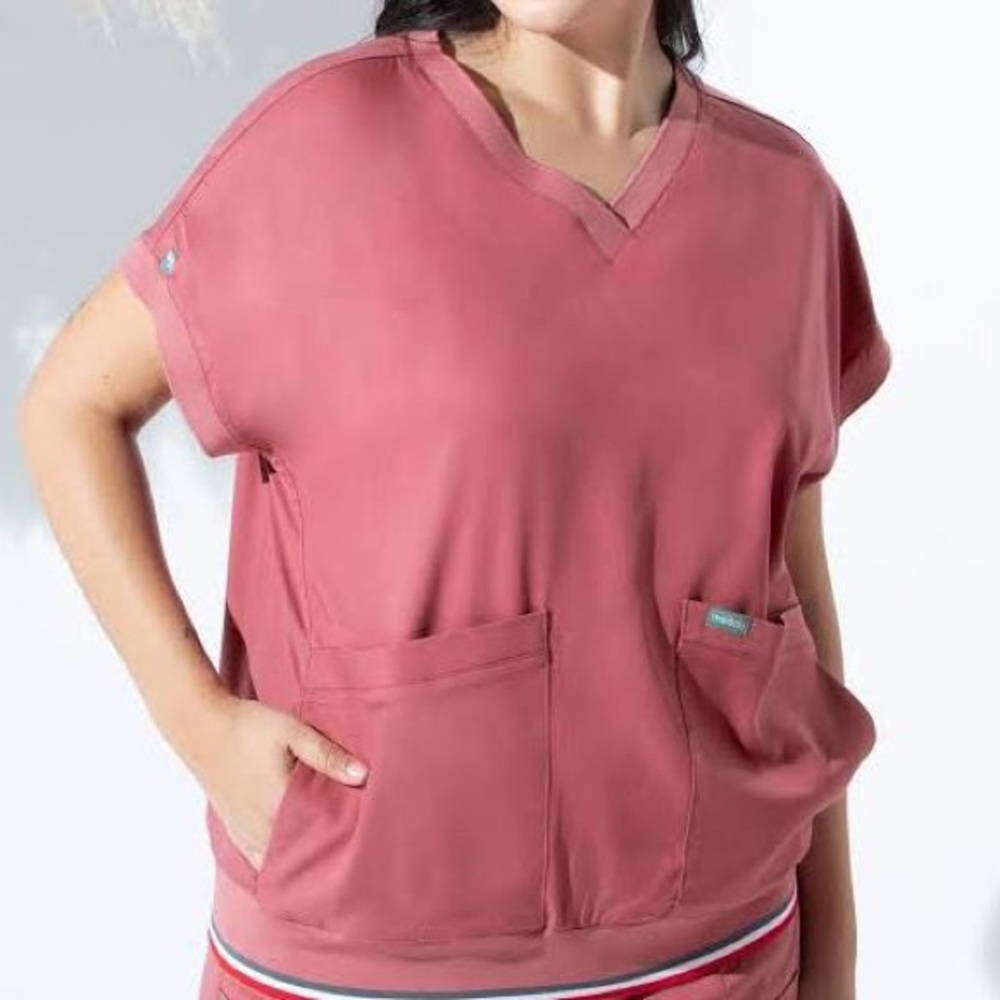 MEDICLO scrub set MAUVE FYSEL Lanai top L/Catalina joggers L
